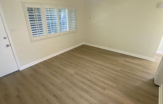 2 beds, 1 bath, $2,495, Unit Apt. B