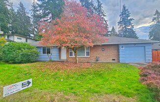 Beautifully Remodeled 3 Bed 2 Bath Rambler in Eastgate, Bellevue