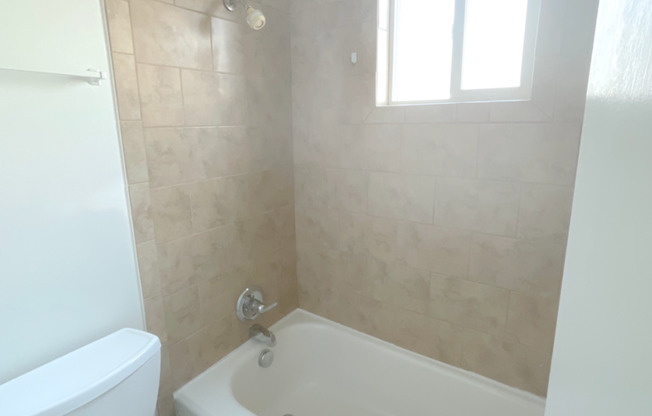 2 beds, 1 bath, 832 sqft, $1,550, Unit 118
