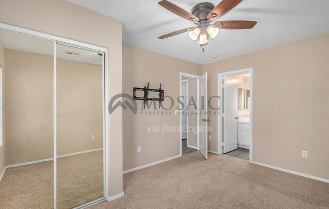 3 beds, 2 baths, 1,384 sqft, $1,750, Unit 1127