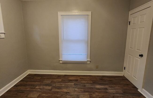 2 beds, 1 bath, $1,400