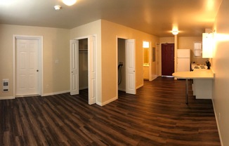 Studio, 1 bath, 500 sqft, $975, Unit 206