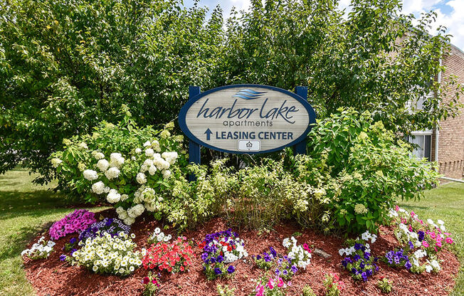 Harbor Lake Apartments welcome sign