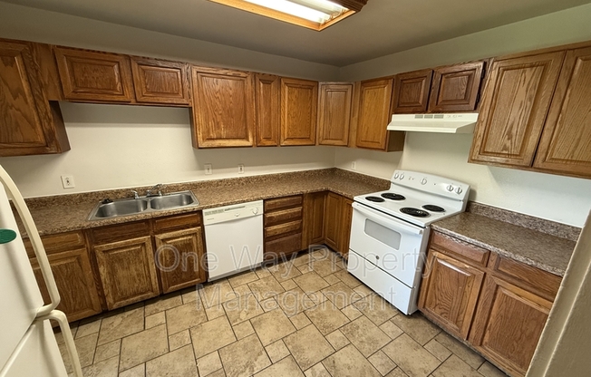 1023 13 AVE
