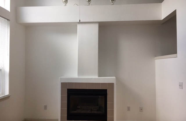 Bright & Open Concept 3 Bedroom 2.5 Bath Townhome in Gated Community