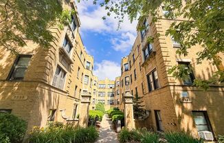 The Flats on Damen