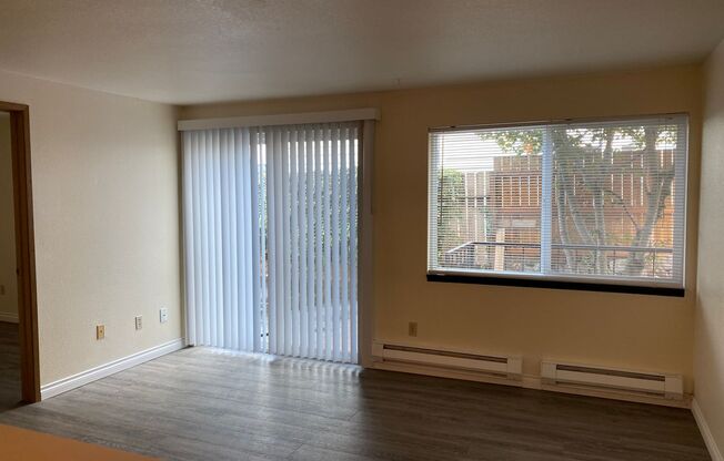 3 beds, 1.5 baths, $2,795, Unit 3