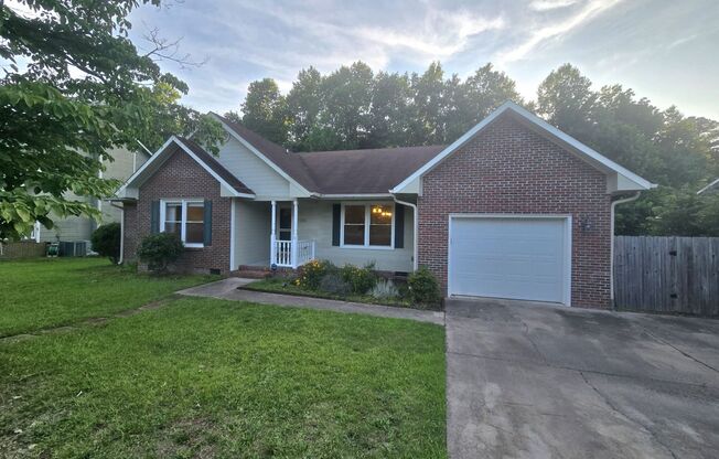 Awesome 4 Bedroom, 2 Bath Home off Cliffdale Rd!!!