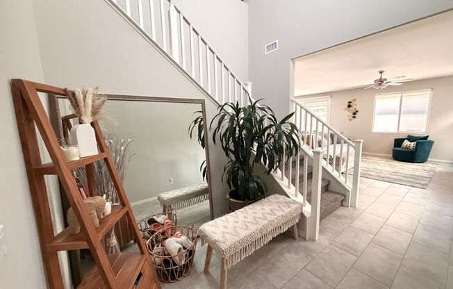 Beautiful 4 Bedroom Home in Aliante Community