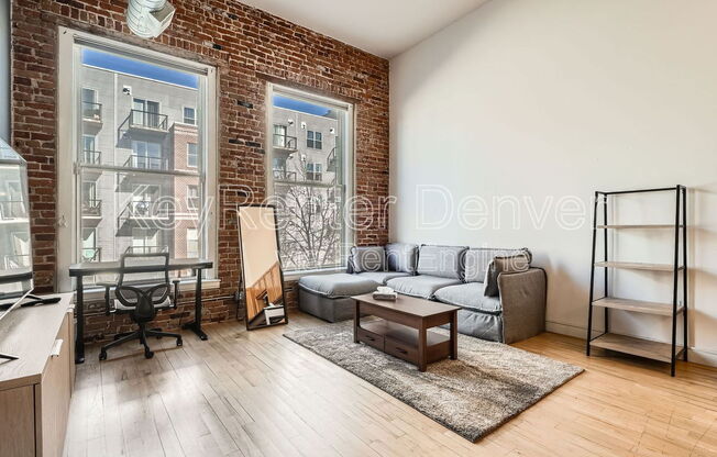 2441 N BROADWAY