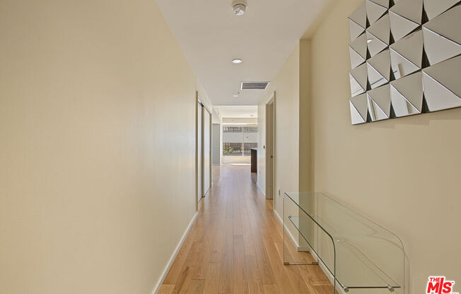 1 bed, 1.5 baths, 1,090 sqft, $3,000, Unit 302