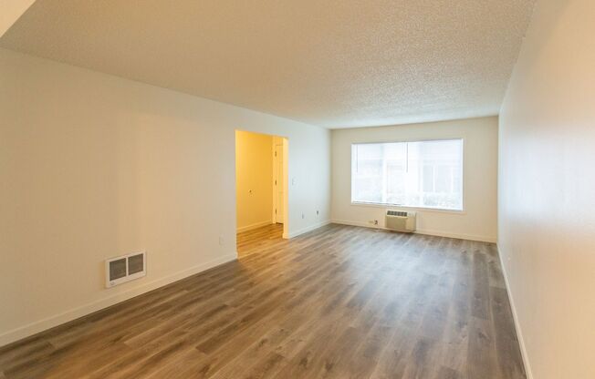 2 beds, 2 baths, 1,092 sqft, $1,899, Unit 46