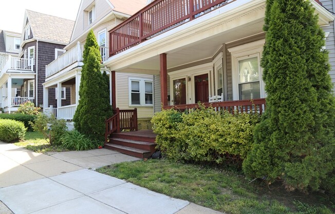 24 26 PLAYSTEAD RD