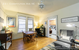 221 CONSTITUTION AVE NE