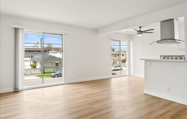 110 N CEDAR AVE