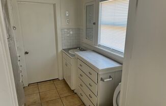 2 beds, 1 bath, $1,650