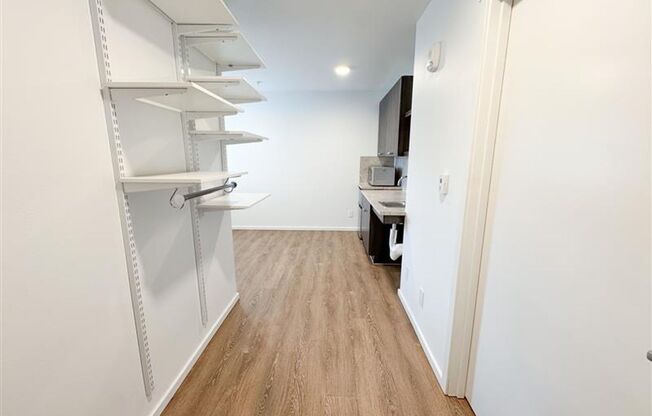 Studio, 1 bath, 186 sqft, $1,330, Unit 527-ADA
