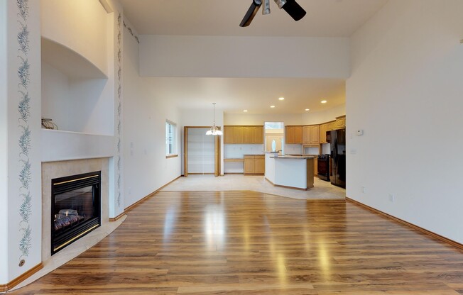 3 beds, 2.5 baths, $3,400