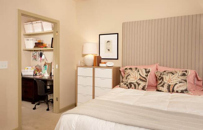 Walton Lakes Model Apartment Bedroom and Office Nook, Atlanta, GA