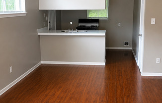 2 beds, 1 bath, 780 sqft, $1,190, Unit 311 Q