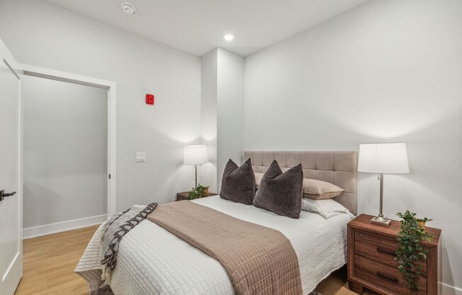2 beds, 1 bath, 779 sqft, $1,750, Unit 105