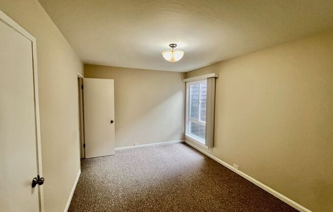 2 beds, 1 bath, $3,400