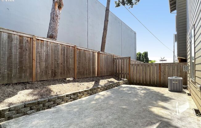3 beds, 2.5 baths, $2,595