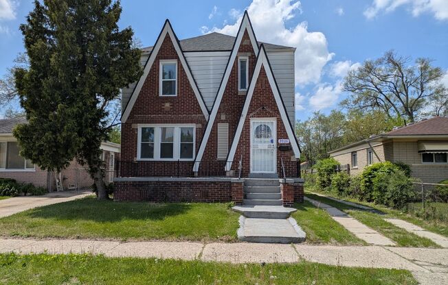 20191 Washburn 3bed/2 baths with new kitchen beautiful hardwood floors  located in Eight-Mile Wyoming