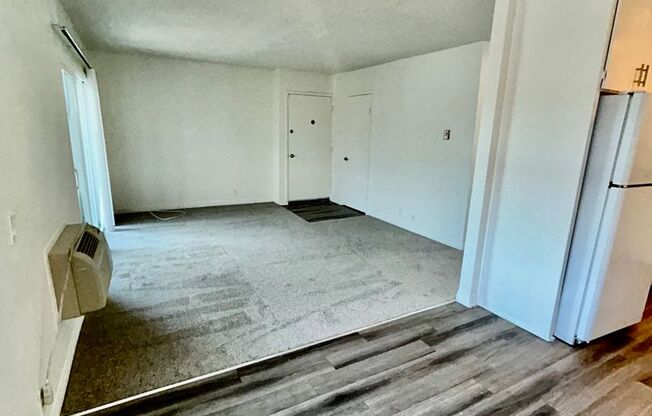 Spacious 2 Bed / 2 Bath Upstairs Apartment 50% OFF First Month's Rent Promotion!!!!!