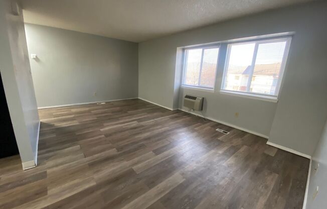 2 beds, 1 bath, 835 sqft, $1,245, Unit 506 Apt. H