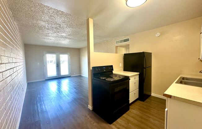 1 bed, 1 bath, 650 sqft, $785, Unit 18th435-26