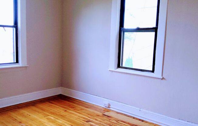 2 beds, 1 bath, $1,295, Unit 1