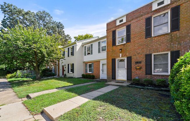 Ready Now! 3 bedroom Townhouse in Annapolis!