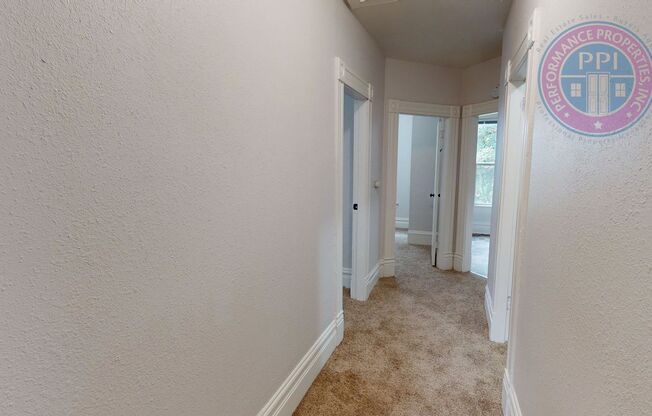2 beds, 1 bath, 800 sqft, $1,645, Unit Upper