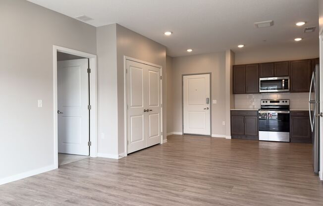 1 bed, 1 bath, 879 sqft, $1,730, Unit 4 - 212