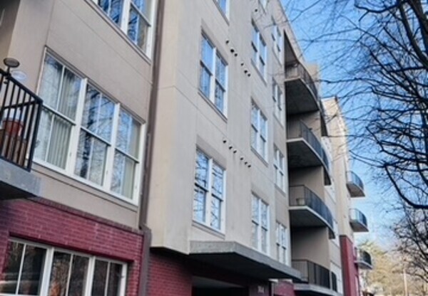 384 RALPH MCGILL BLVD NE