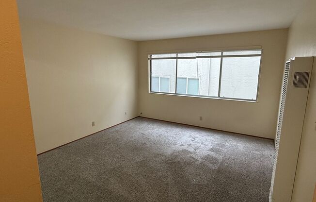 2 beds, 1 bath, 800 sqft, $2,150, Unit 10