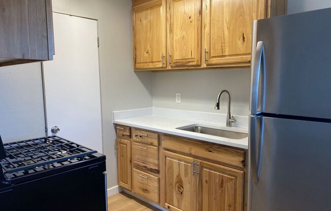 1 bed, 1 bath, 600 sqft, $1,125, Unit #32T