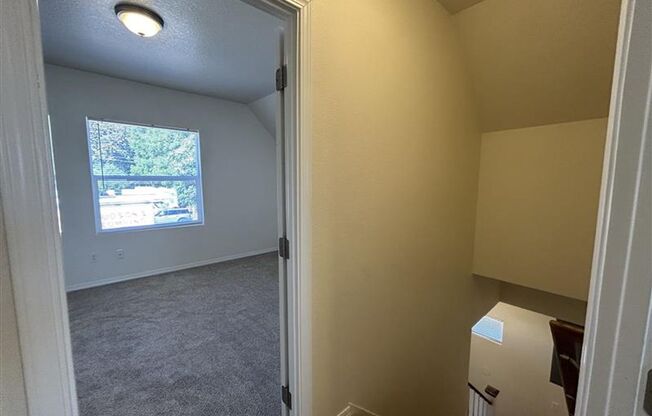 3 beds, 1 bath, 1,216 sqft, $1,845