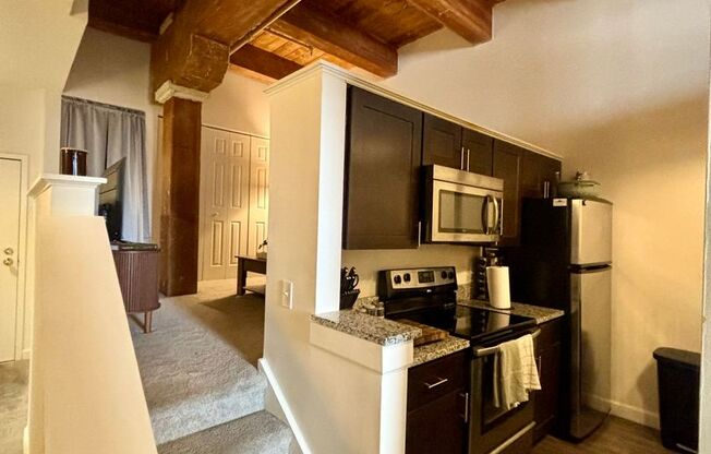 2 beds, 2 baths, 900 sqft, $2,199, Unit 330