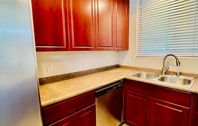 2 beds, 2 baths, 1,244 sqft, $1,899, Unit 705 W. Queen Creek #1107
