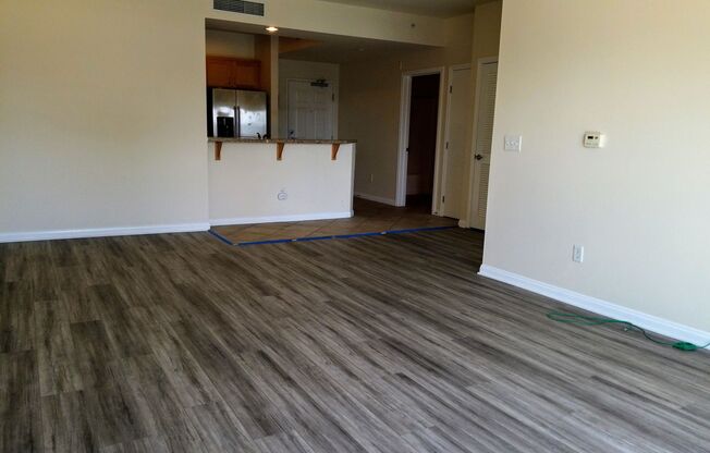 Gaslamp 1 bedroom with View, Wood floors, 820 sqft and parking.