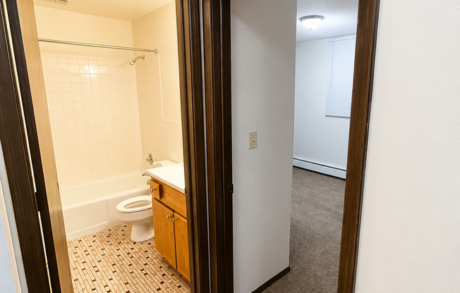 2 beds, 1 bath, 950 sqft, $1,200, Unit 1264102