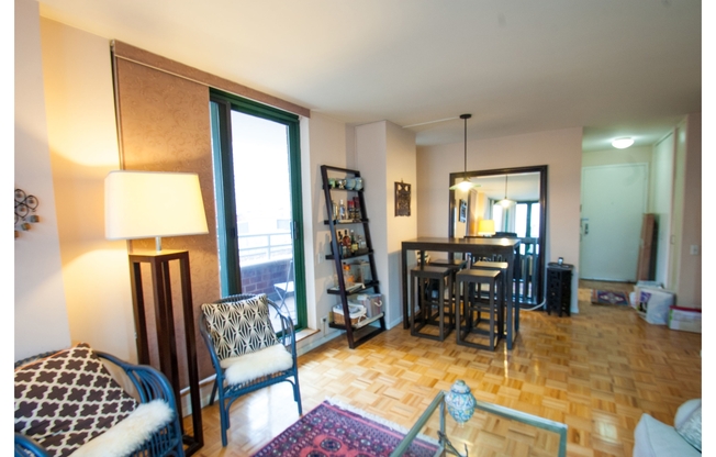 1 bed, 1 bath, 650 sqft, $5,500, Unit 10J