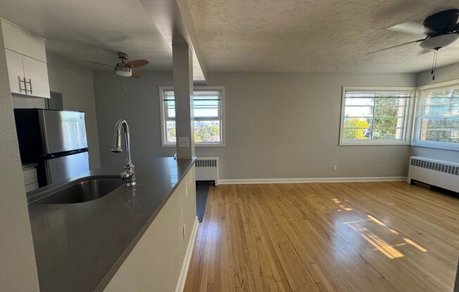 1 bed, 1 bath, 606 sqft, $1,595, Unit 420