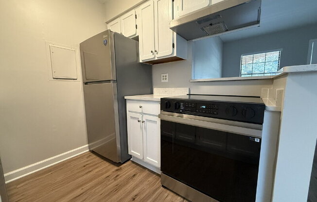 406 W 9th St
