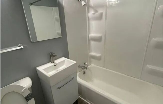 2447 E Walnut Street