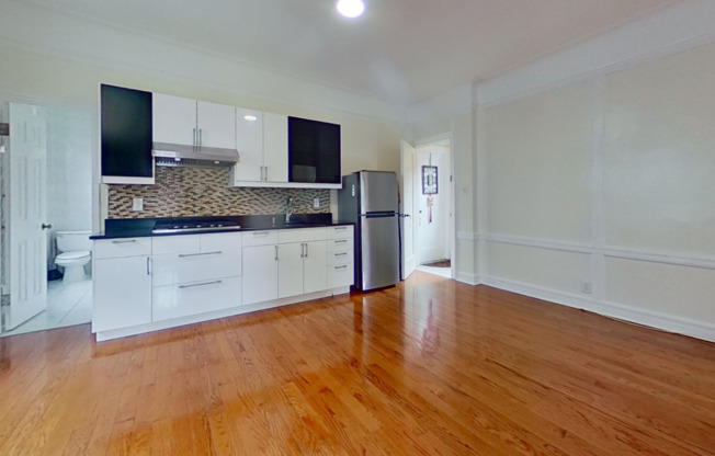 2151 85 ST