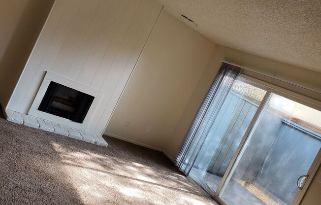 2 beds, 1 bath, 992 sqft, $1,425, Unit 1632-154