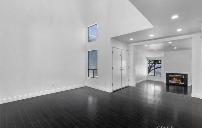 1150 W Capitol Drive
